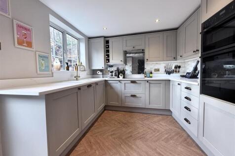 Fitted Breakfast Kitchen