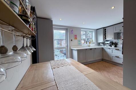 Fitted Breakfast Kitchen