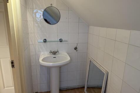 85138_flat_beechcroft_avenue_london_greater_londo