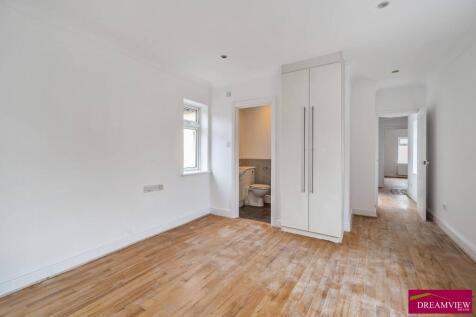 85138_house_high_street_borehamwood_hertfordshire