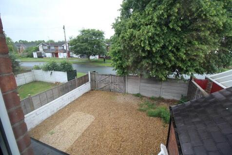Parking/Shared Yard