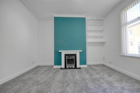 Living Room (2).jpg