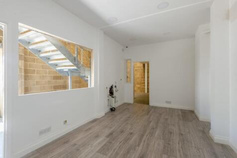 Gallery Image #10 for gbheyb01 - Heybridge Way - 2593