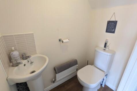 Cloakroom/wc