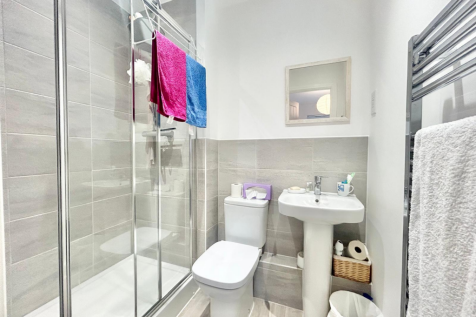 En-suite Bathroom