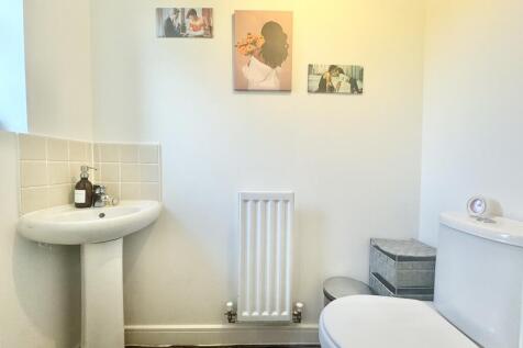 Cloakroom/wc