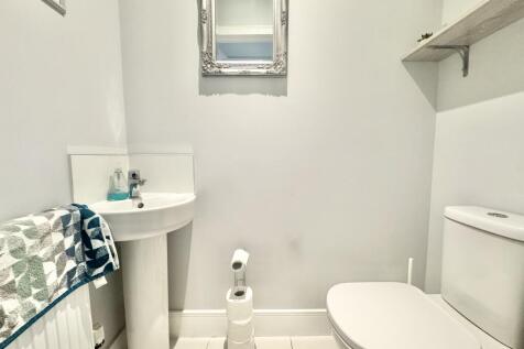 Cloakroom/wc