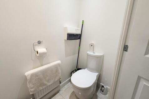 Cloakroom/wc