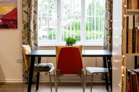 6 Chaise Meadow, Lymm WA13 9UP-24.jpg
