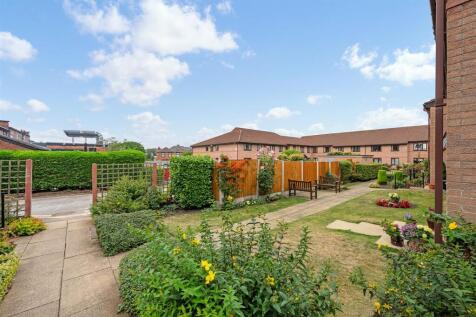 26 Oulton Court External-4.jpg