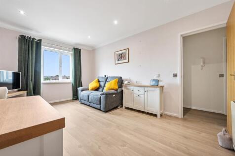 26 Oulton Court HDR-3.jpg