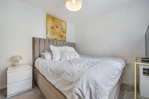 12 Chaise Meadow HDR-9.jpg