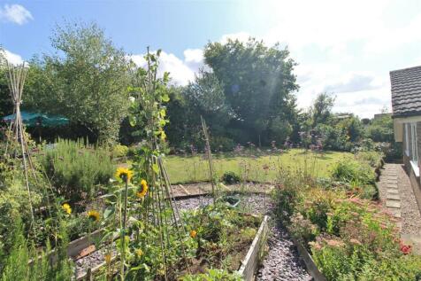 REAR GARDEN -