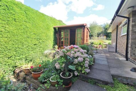 SIDE GARDENS