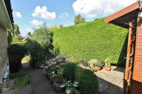 SIDE GARDENS