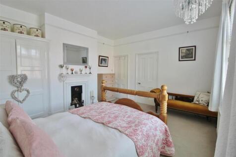 PRINCIPLE BEDROOM