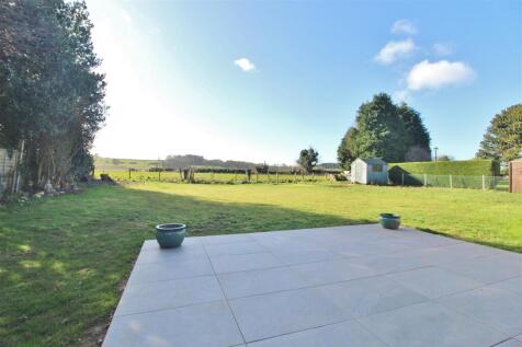 REAR GARDEN -