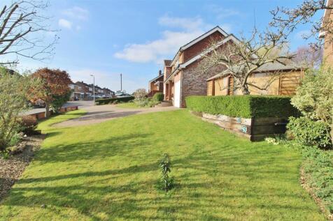 FRONT GARDEN -