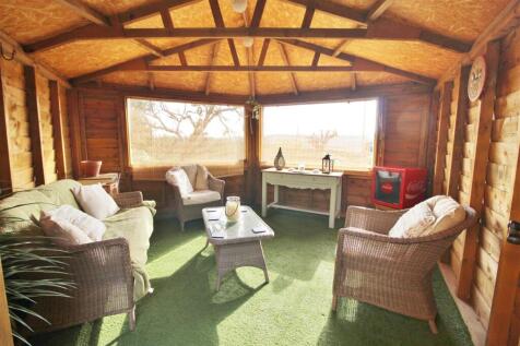 TIMBER SUMMER HOUSE