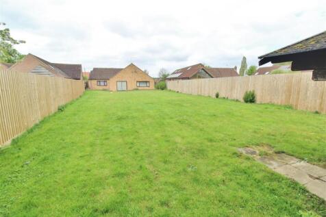 REAR GARDEN -