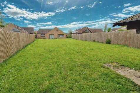 REAR GARDEN -