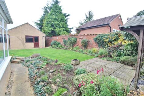 REAR GARDEN -