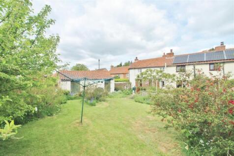 REAR GARDEN -