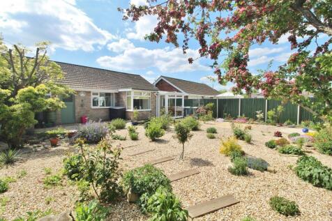 REAR GARDEN -
