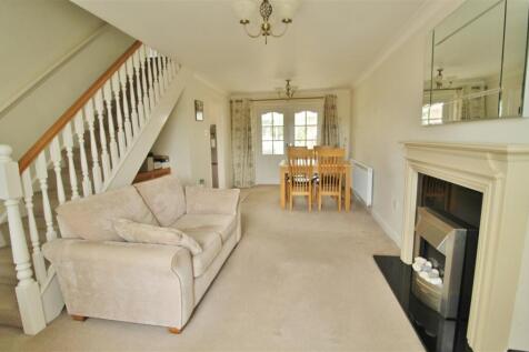 SITTING/DINING ROOM