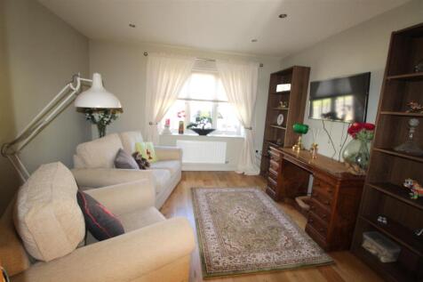 DINING ROOM/FAMILY