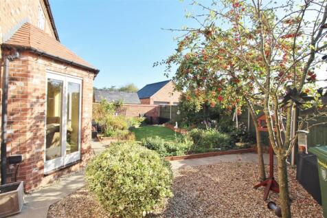 REAR GARDEN -