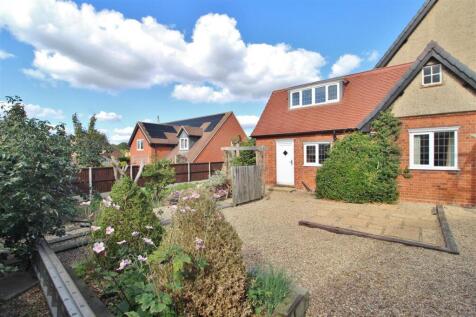 REAR GARDEN -