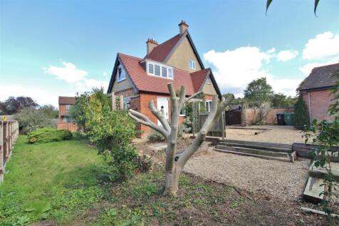 REAR GARDEN -