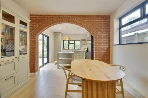 BREAKFAST ROOM