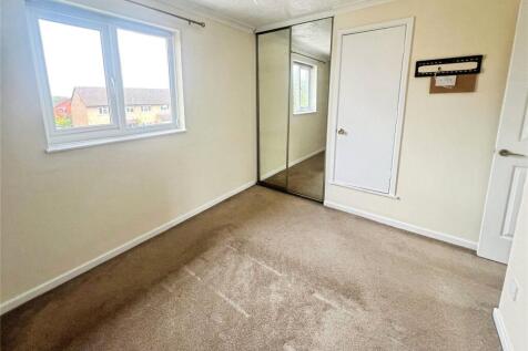Master Bedroom (2)