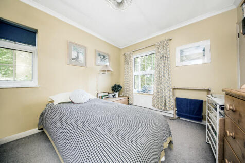 Bedroom1dp (Porta...