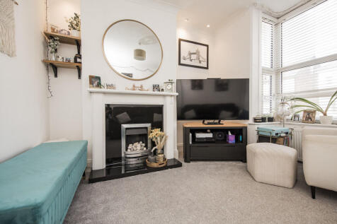 Lounge 1