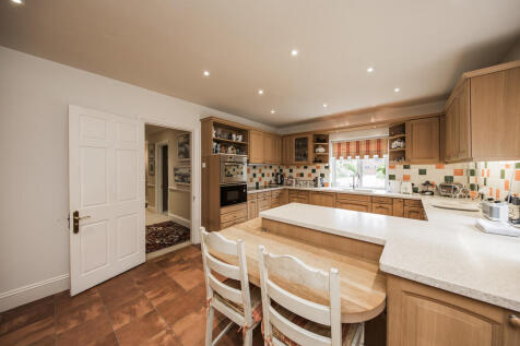 Kitchen Diner1