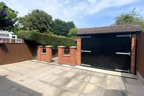 workshop &amp; patio