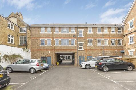 James_anderson-35b_sheen_lane-sw14__12_.jpg