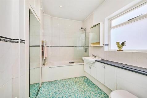 James_Anderson_-_Connaught_Avenue_London_SW14_7RH_