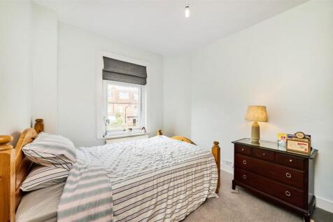 James_Anderson_-_Alexandra_Road_London__SW14_8DN_1
