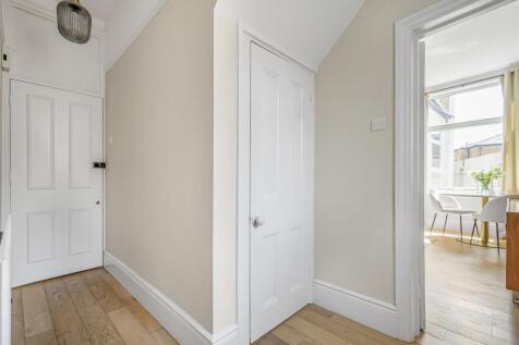 NEW hallway pic.jpg
