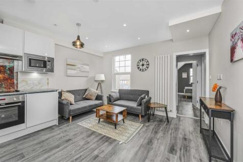 James_Anderson_-_Flat_8_422_Upper_Richmond_Road_We