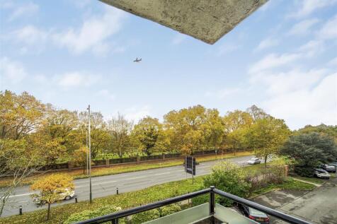 James_Anderson_Sheen_Sales_104_Chertsey_Court_Clif