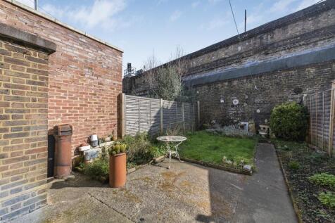 james_anderson_-_391_new_kings_rd_externals__2_.JP
