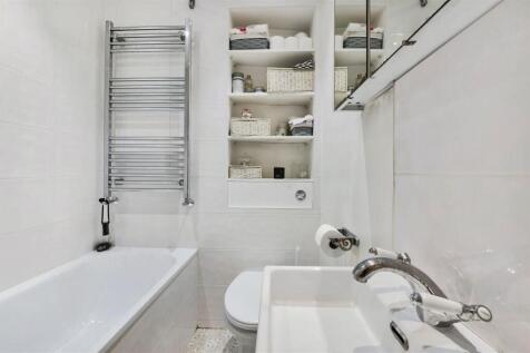 James_Anderson_-__Putney_High_Street__Putney_3.jpg