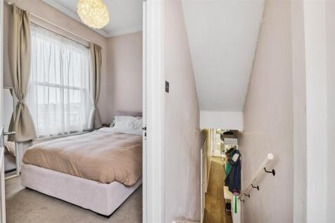 James_Anderson_-__Putney_High_Street__Putney_8.jpg