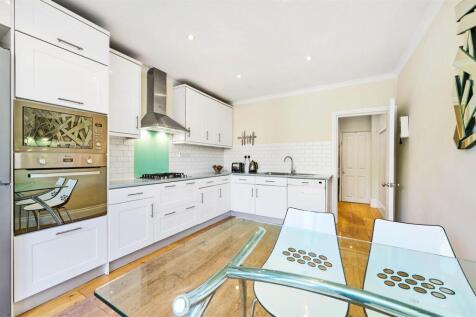 James_Anderson_-_Fawe_Park_Rd__London_SW15_2EG__UK
