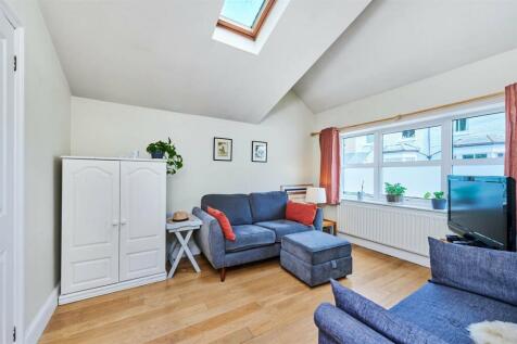 Reception/Fourth Bedroom